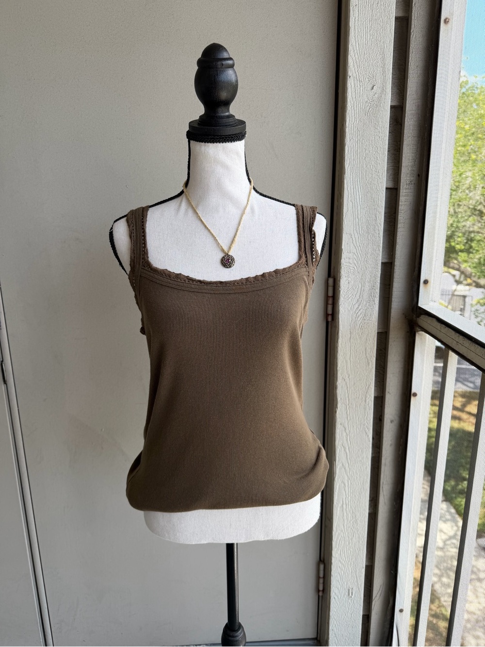 Liz Claiborne Women’s Brown Lace-Trim Cotton Tank Top